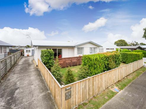 79 Apollo Parade, Milson