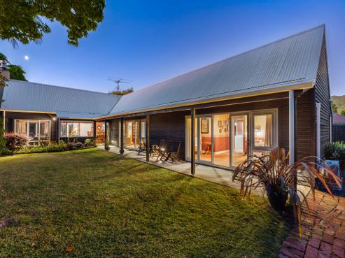 8 Rata Street, Waikanae