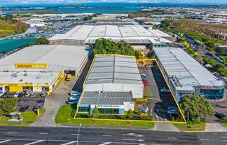 Savills | High Profile Mt Wellington Warehouse – 1,352sqm