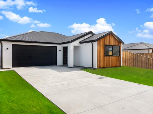 35 Stackwood Avenue, Ravenswood