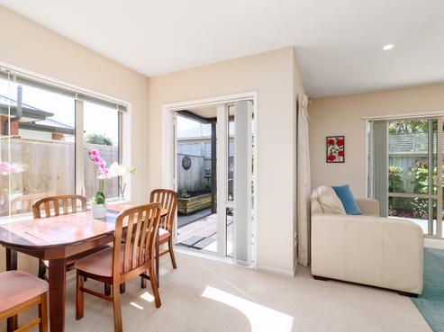 4 Streamside Court, Woolston