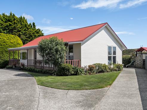 8 Salem Court, Churton Park