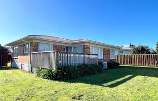 79 Rosehill Drive, Papakura