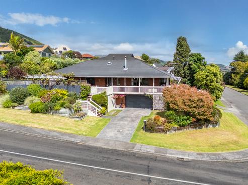 2 Amokura Street, Waikanae