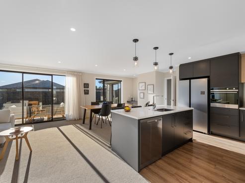 28 Rose Manor Drive, Springlands