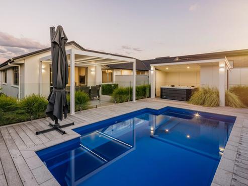 10 The Meadows Drive, Flagstaff
