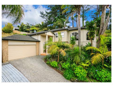 9 Falstone Lane, Browns Bay