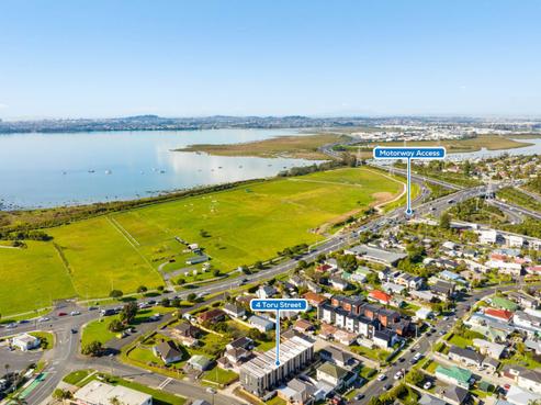 7/4 Toru Street, Te Atatu Peninsula