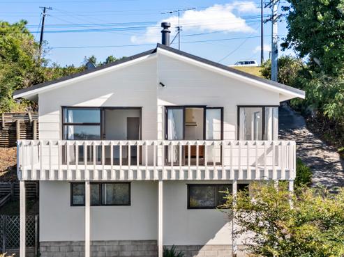 697A East Coast Road, Browns Bay