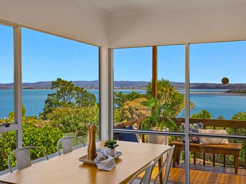 2/43 Telstar Place, Beach Haven