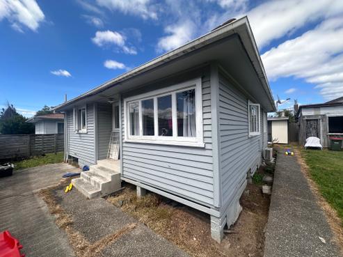 135 Clayton Road, Mangakakahi