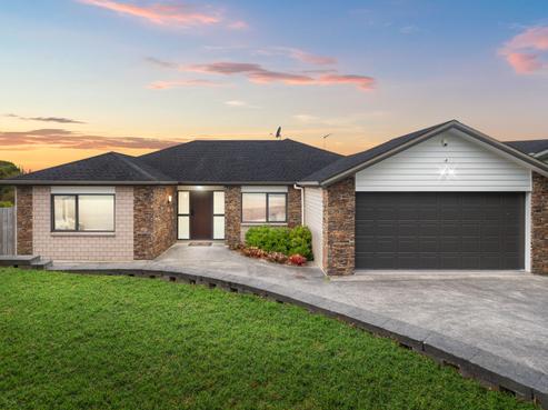 83 Lake Panorama Drive, Henderson Valley