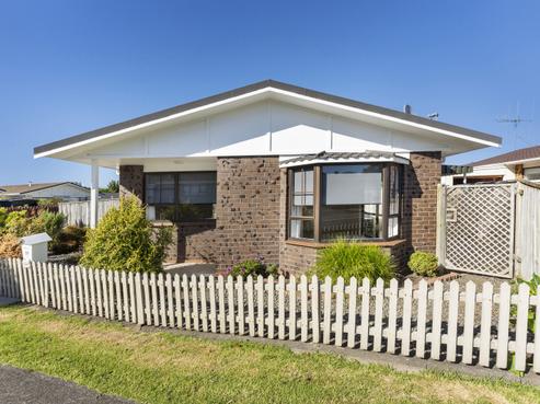 15 Bens Place, Springvale