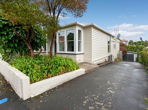 33 Pacific Street, Roslyn