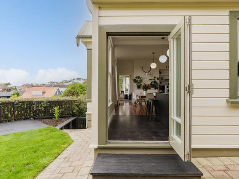 3 Strathmore Crescent, Roslyn