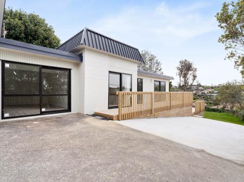 2/612 Beach Road, Browns Bay