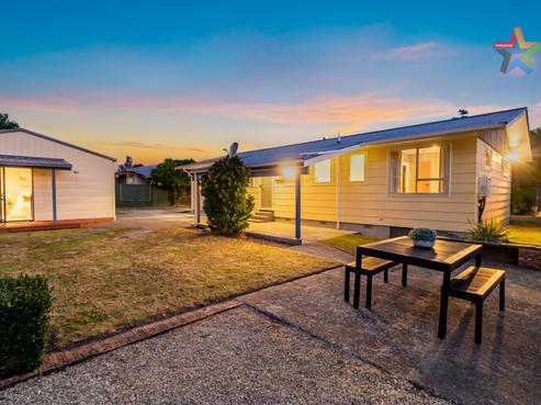 25 Larchmont Grove, Totara Park