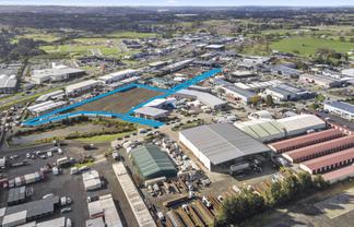 Flexible Options For Metalled Fully Fenced Yard