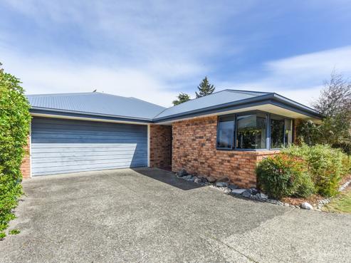 8 Ngawhatu Road, Stoke
