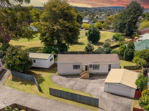 17 Oakmont Place, Wattle Downs