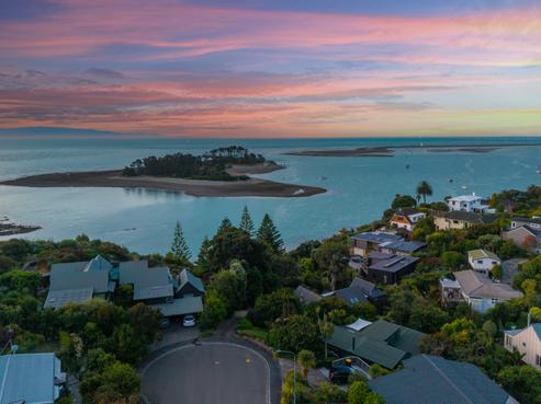 8 The Cliffs, Britannia Heights
