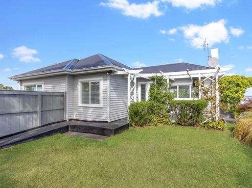 296 Hillsborough Road, Hillsborough