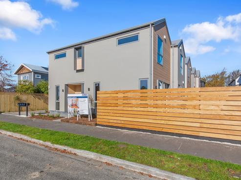 112 Edgeware Road, Saint Albans