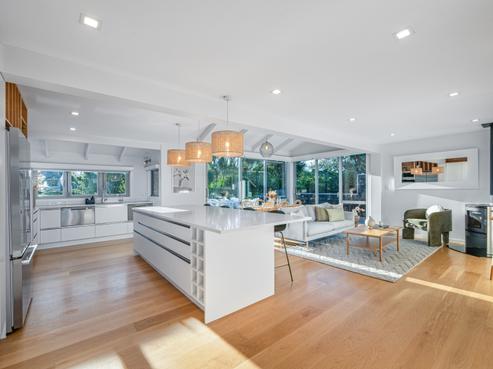 22 Woodfern Crescent, Titirangi