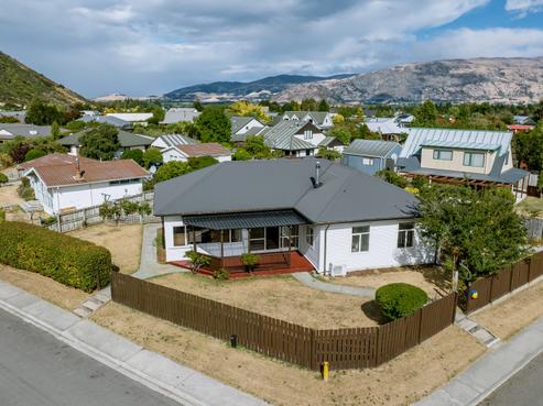 8 Ragan Lane, Wanaka