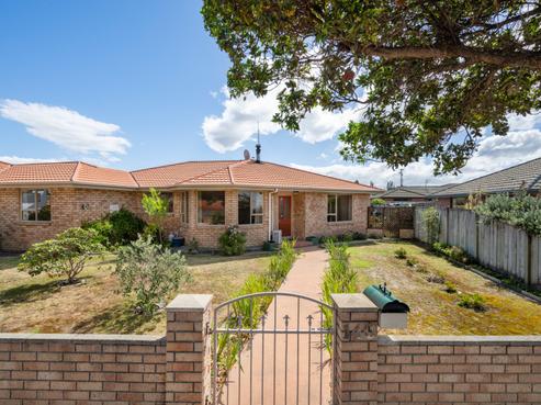 140 Maxwell Road, Redwoodtown