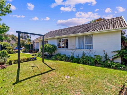37 Oakley Crescent, Hornby