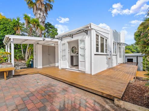 1/8 Millbrook Road, Henderson