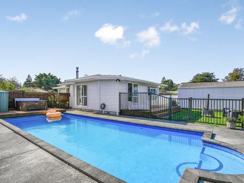 18 Buckley Grove, Paraparaumu