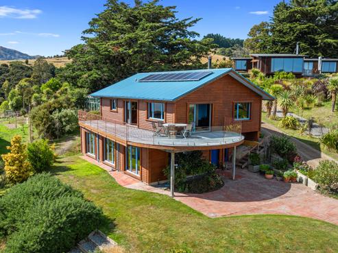 3 Doris Faigan Lane, Charteris Bay