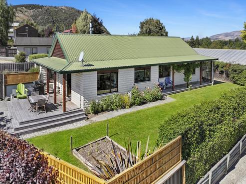8 Mount Iron Drive, Wanaka