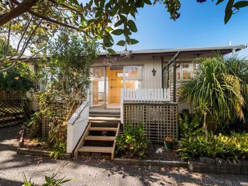 33B Ladies Mile, Manly