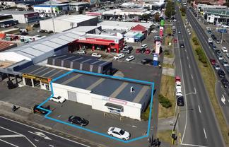 Prime Andersons Bay Road Corner - For Lease