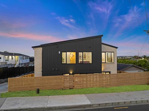 98 Royal Road, Massey