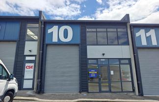 MODERN VERSATILE UNIT FOR LEASE
