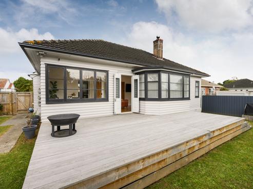 97 Savage Crescent, West End