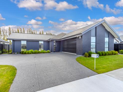 17 McQuillan Avenue, Woodend