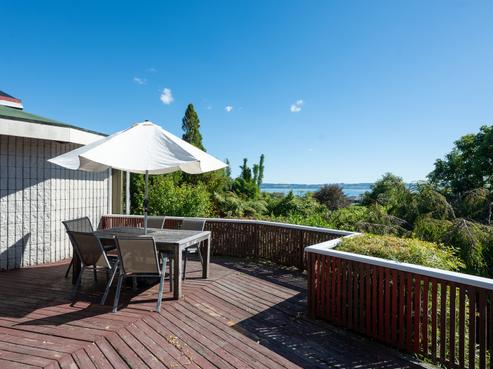 11 Aquarius Drive, Kawaha Point