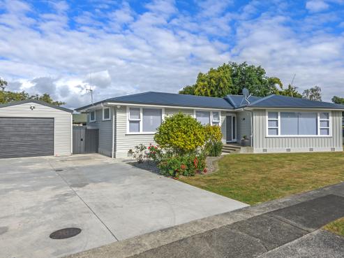 2 Piper Place, Roslyn