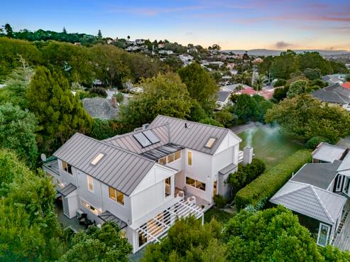 142 Saint Andrews Road, Epsom