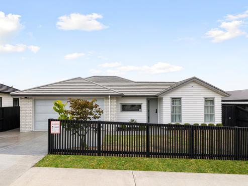 7 Maanihi Drive, Rototuna North