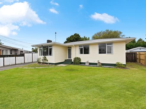 58 Garden Heights Avenue, Glenview