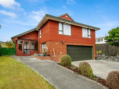 10 Earlston Grove, Avalon