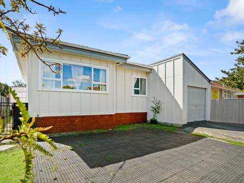 1A Waldie Grove, Avalon