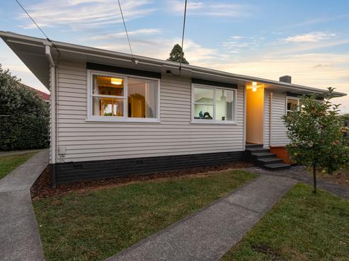 94 Tirimoana Road, Te Atatu South