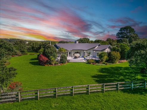 296 Oaia Road, Muriwai
